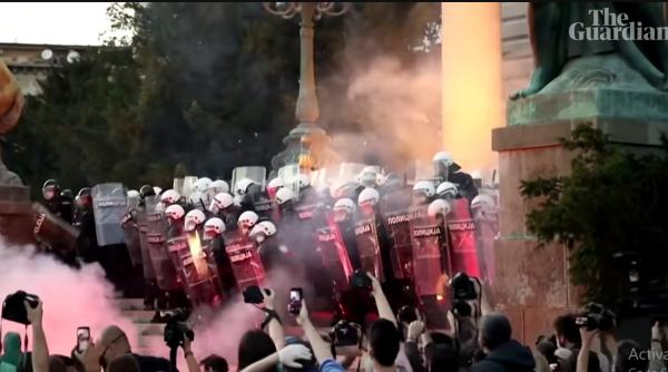 Violențe în Serbia după alegeri. Rusia acuză „Occidentul colectiv” că încearcă destabilizarea Serbiei, unde manifestanții contestă rezultatul