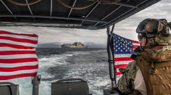 US Navy SEALs au interceptat o ambarcațiune ce transporta componente de rachete iraniene destinate rebelilor houthi