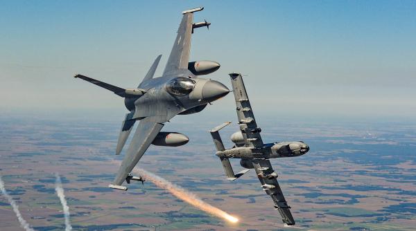 F-16 sunt o prioritate pentru Ucraina, dar A-10 și Mirage-2000D nu ies din discuție: De ce utilitatea acestor două aeronave pe front este contestată?