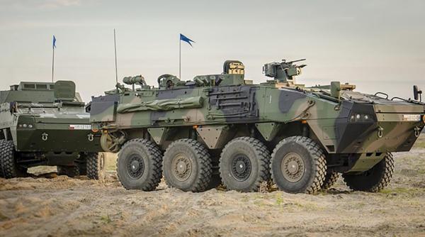Polonia, contract pentru 12 noi vehicule de comandă KTO Rosomak pentru sprijinirea flotei de 250 de tancuri M1A2 Abrams SEPv3