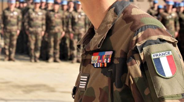 ”Motorul Europei” turează și militar: După anunțul de intenție al Germaniei, Franța raportează și ea atingerea obiectivului. Statele „repetente” din NATO