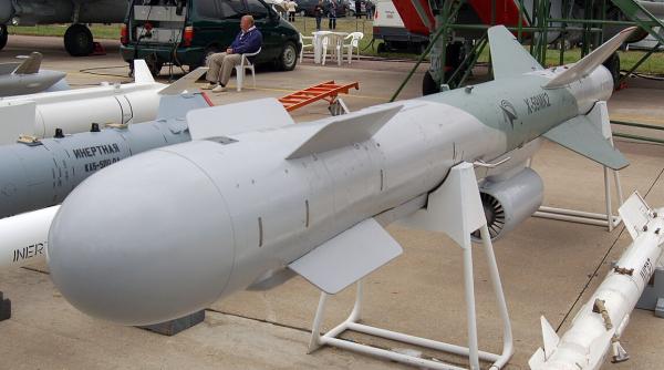 Rachetele rusești au zburat din nou deasupra Ucrainei. Loviturile au vizat obiective de infrastructură, inclusiv două aerodromuri din regiunile Harkov și Poltava