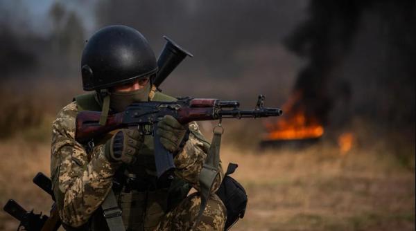 Rușii, acuzați că au folosit fosfor la Avdiivka. Forțele ucrainene se retrag din poziția ”Zenith”, periferia sud-estică a localității. Zelenski: ”Principala armă a Ucrainei este armata”