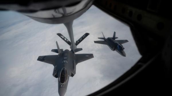 Un exercițiu mai puţin obişnuit al NATO a avut loc în spaţiul aerian al Poloniei: Au fost implicate mai multe avioane F-35 şi aeronave AWACS