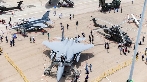 Piața asiatică, capitol închis pentru complexul militaro-industrial al F. Ruse? Tehnica de luptă rusă a lipsit de la Salonul aerian din Singapore