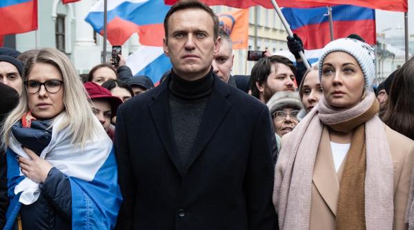 „Fără război!” O înmormântare-reper pentru istoria Rusiei, transformată în cel mai amplu protest de la începutul războiului; mii de persoane au participat