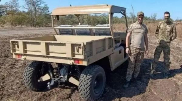 Industria militară a Rusiei duduie, dar grupurile de asalt folosesc în prima linie vehicule fără blindaj. ”Acest ATV din China e genul de lucru pe care l-ai găsi la o fermă”