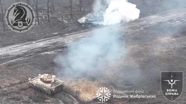 Luptă crâncenă pe frontul din Ucraina între un IFV american M2A2 Bradley și un BMP-2 rusesc (Foto/Video)