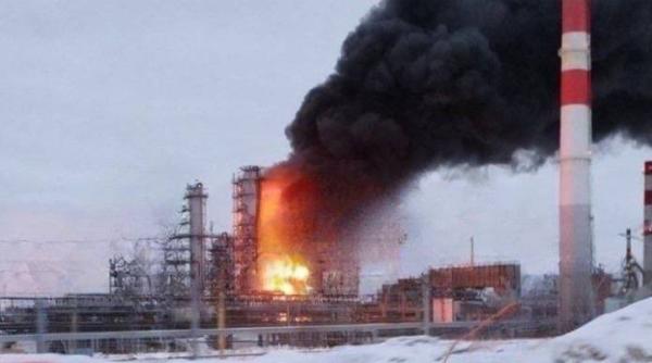 Atac masiv al Ucrainei cu drone, adânc în interiorul teritoriului rus. Depozite de carburant au fost incendiate de ucraineni