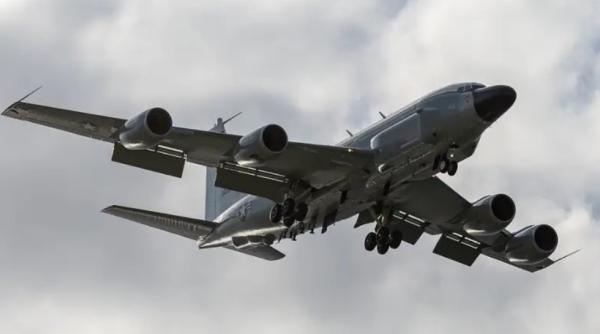 Aeronave NATO de cercetare strategică au survolat intens zona litoralului românesc și apele neutre ale Mării Negre