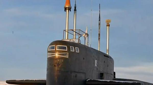 Culmea precauției și o premieră mondială bifată de ruși: „Cușcă” împotriva dronelor ucrainene pe un submarin nuclear de atac