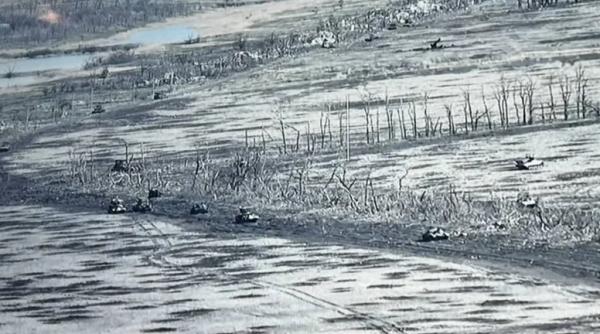 Ucrainenii au arătat că suntem în anul dronelor terestre: Un nou robot kamikaze, capabil de lovituri precise, a aruncat în aer un pod