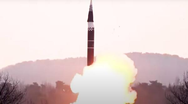 Coreea de Nord a testat racheta hipersonică Hwasong-16B. O demonstrație a „superiorității absolute”, se laudă Kim