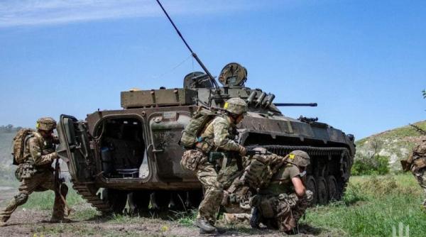 Analiştii militari spun că Rusia încearcă să distrugă liniile de aprovizionare ale forțelor armate ucrainene înainte de sosirea ajutorului american