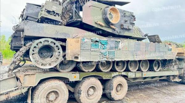 Armata rusă a capturat primul vehicul de asalt M1150 ABV de pe frontul din Ucraina (Foto/Video)