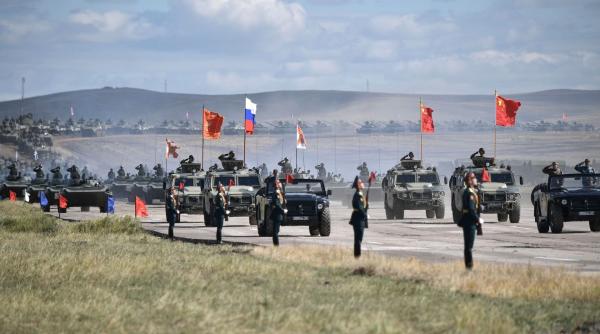 Occidentul trebuie să evite să devină la fel de dependent de China cum a fost de Rusia