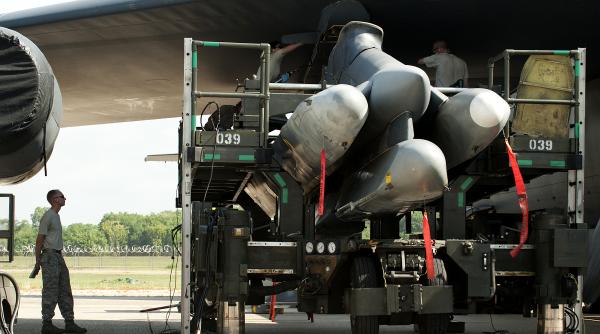 Varşovia, cerere oficială la Washington pentru ca armele nucleare americane să fie depozitate și în Polonia: Programul Nuclear Sharing ar trebui să fie extins și la țările din flancul estic al NATO