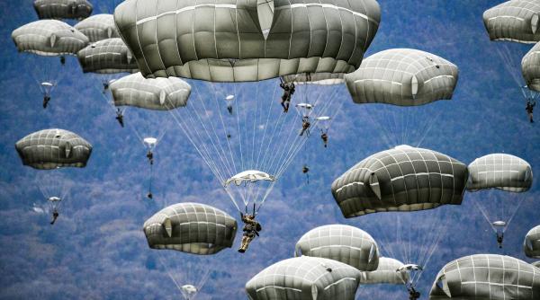 Cel mai mare exercițiu de desant aerian din Europa de după cel de-al Doilea Război Mondial: La Câmpia Turzii se desfășoară una dintre cele șase operații de tip ”Joint Forcible Entry” 