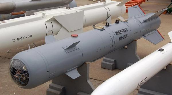 Deși a pierdut mai multe aeronave în ultimele luni, armata rusă continuă să lanseze aproximativ 130 de bombe de aviație asupra teritoriului Ucrainei în fiecare zi