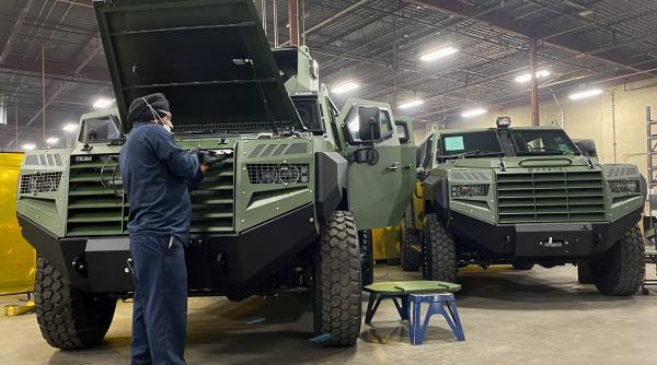Compania canadiană Roshel va deschide o fabrică de vehicule blindate în Ucraina
