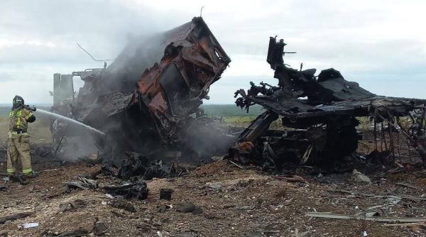 Primele imagini după ce Forțele Armate Ucrainene au lansat un atac masiv cu rachete ATACMS asupra aerodromul militar Belbek din Crimeea (Foto/Video)