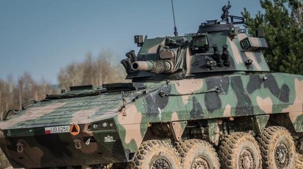 Industria poloneză de armament gata să pună umărul la înzestrarea U.S. Army? Americanii sunt interesaţi de un nou mortier autopropulsat de 120 mm