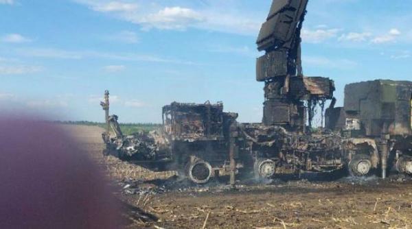 Imagini rare: Sisteme ruseşti S-400 spulberate de rachete americane ATACMS, chiar în momentul în care lansau rachete (Foto/Video)