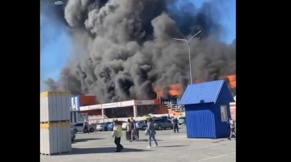 Așa arată russkiy mir (Video): Hipermarket din Harkov, lovit de o rachetă rusească în timp ce zeci de oameni se aflau la cumpărături