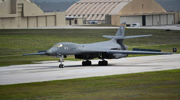 SUA au dislocat bombardiere B-1 Lancer în Pacific, în timp ce China sufoca Taiwanul și simula preluarea cu forța militară a insulei