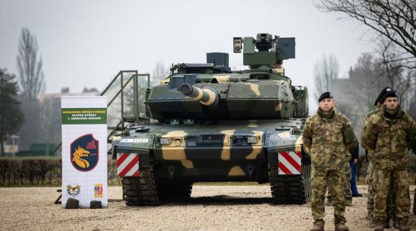 Ungaria continuă să suplimenteze efectivele forțelor sale armate cu tancuri germane Leopard 2A7