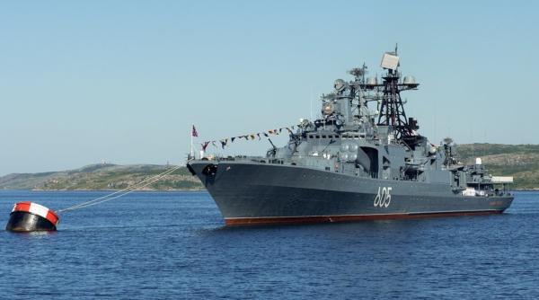 Nava rusă Amiral Levcenko arde în Marea Barents. Prețul războiului: Incendiul a izbucnit din cauza motoarelor de producție ucraineană