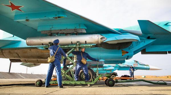 Rușii au crescut raza de acțiune a bombelor de aviație FAB-500, ceea ce ar putea fi o problemă pentru Ucraina. Noua rază ar fi de cel puțin 80 km