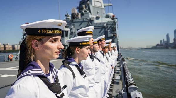 Șeful armatei germane: ”Trebuie să introducem recrutarea și pentru femei”