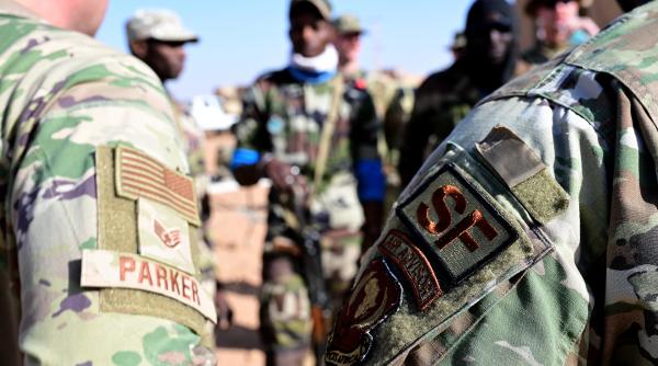 Africa de Vest, în derivă pe curent rusesc. ECOWAS avertizează asupra "dezintegrării regiunii" în timp ce SUA își retrag ultimii militari din Niamey