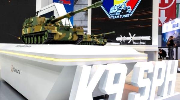 România a semnat contractul de 1 miliard de dolari pentru obuziere autopropulsate K9 Tunetul. Hanwha ne va livra și vehicule K10