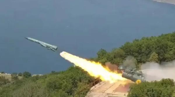 Bătrânul sistem sovietic de rachete de coastă Utes, construit în stâncile Crimeei, folosit din nou de ruși pentru a lovi Odesa