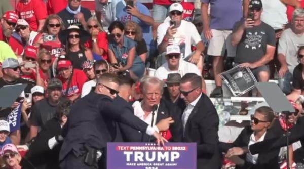 Trump, rănit într-o tentativă de asasinat (Foto/Video). FBI confirmă: Un tânăr de 20 de ani este principalul suspect