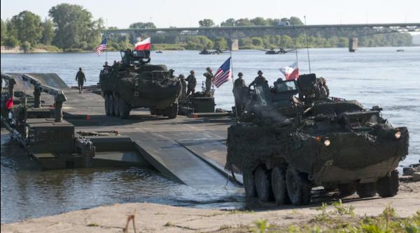 Polonia, pe cale să devină cea mai puternică forță terestră din Europa, rămâne calmă dar crede că războiul cu Rusia e extrem de aproape. Într-un singur scenariu