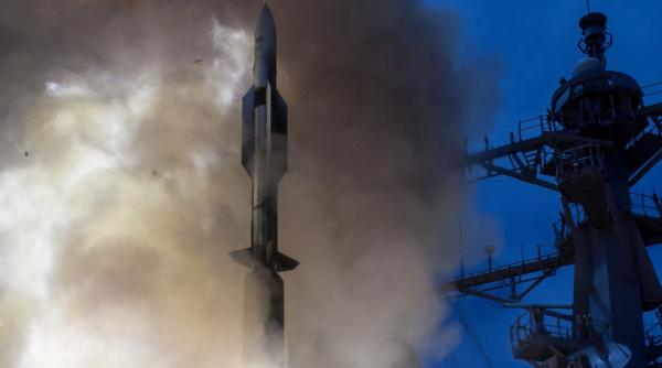 Premieră a industriei americane: SUA au integrat racheta SM-6, printre cele mai puternice ale Marinei, pe noul radar al Patriot