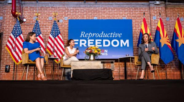 Democrații merg pe strategia procurorul vs. infractorul împotriva lui Trump. Kamala Harris spune că îi cunoaște profilul lui Trump, aluzie la condamnările fostului președinte