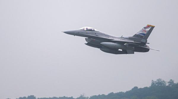 O ''super escadrilă'' americană de avioane de luptă la granița cu Coreea de Nord: Mai multe F-16 au fost dislocate în apropiere de Zona Demilitarizată (DMZ)