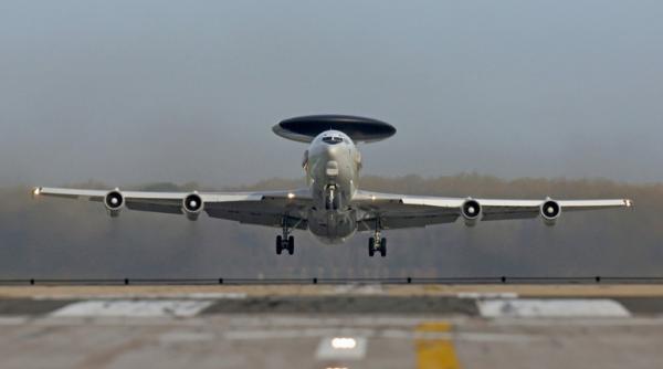 Alerta de securitate ”Charlie” de la baza germană unde e dislocată flota de avioane AWACS a NATO, declanșată din cauza unei drone
