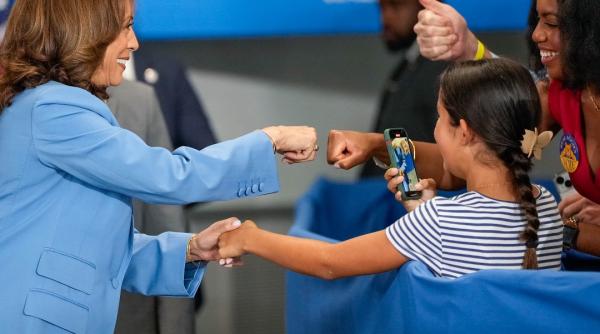 S-a ajuns la un acord și s-a rezolvat problema microfoanelor: Dezbaterea Trump vs. Kamala Harris va avea loc pe 10 septembrie