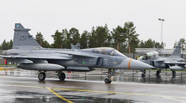 Cehia mai are de așteptat 10 ani pentru F-35. Până atunci, Praga negociază la sânge prelungirea contractului JAS-39 Gripen