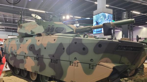 Bursukul polonez în România? Mașina de luptă amfibie Borsuk ar putea fi marea surprinză în licitația uriașă a României pentru MLI