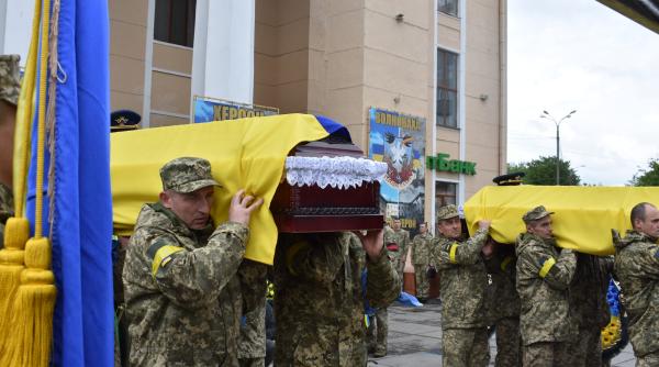 Războiul din Ucraina a făcut deja peste un milion de victime (morți și răniți). Rusia ocupă 18% din Ucraina, inclusiv Crimeea, dar prețul e devastator