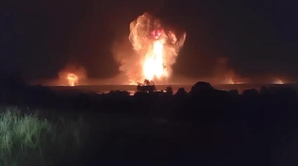 “Totul arde în jur”: Dronele Ucrainei au lovit un depozit de rachete rusesc în adâncimea teritoriului Rusiei, provocând explozii multiple