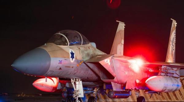 Avioane de luptă israeliene au bombardat masiv sudului Libanului. O sută de lansatoare de rachete au fost distruse