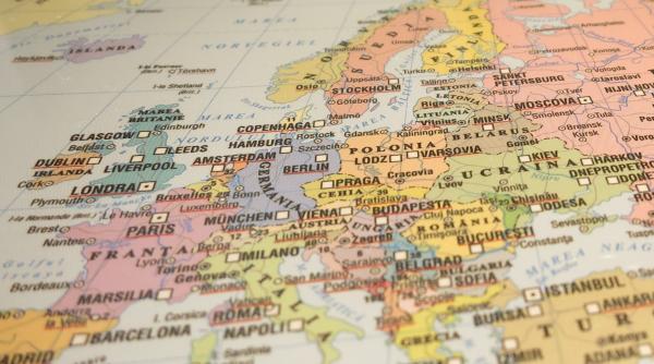 UE împrumută Ucraina cu 35 de miliarde de euro luate din fondurile înghețate ale Rusiei 