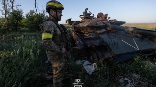 Situație critică la Vuhledar: Rușii au pătruns pe flanc, iar pierderea localității poate complica situația pentru ucraineni